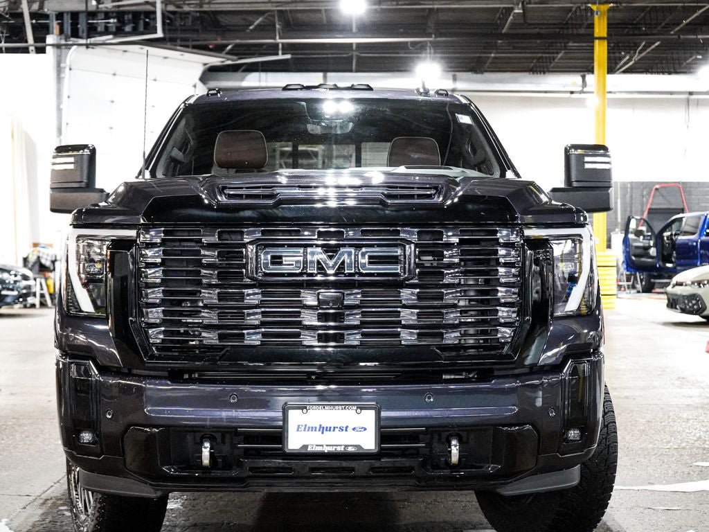 Used 2025 GMC Sierra 2500 Denali Ultimate w/ LPO, GMC Protection Package AWD/4WD image 3