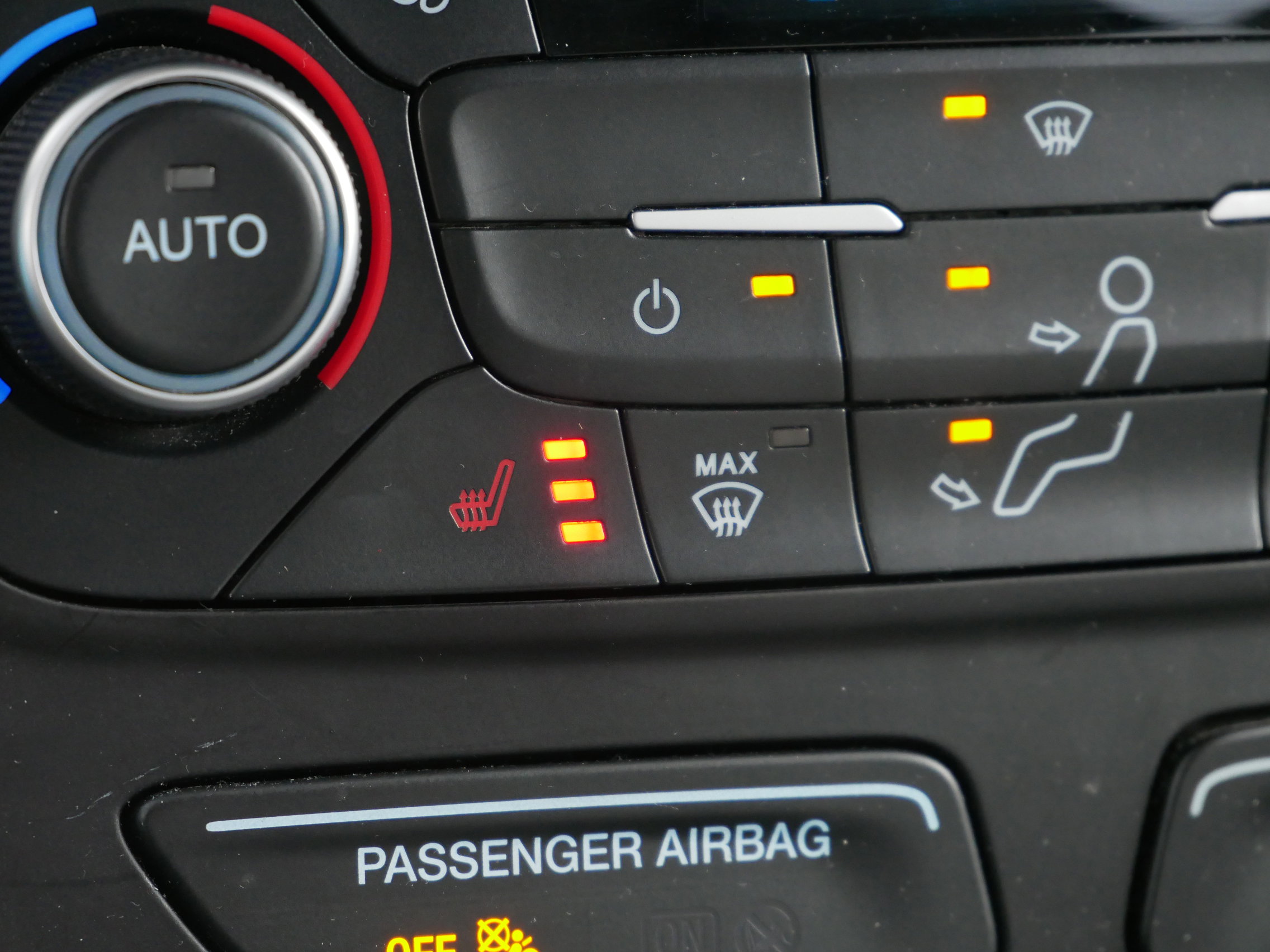 Certified 2018 Ford Escape SE image 25