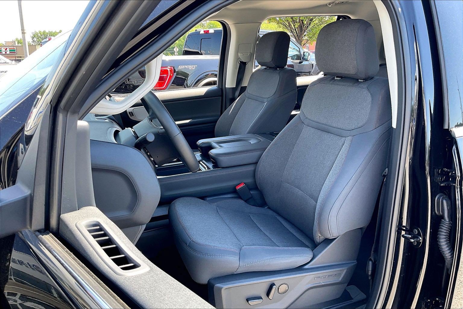 Certified 2025 Ford Expedition Max Active AWD/4WD image 23