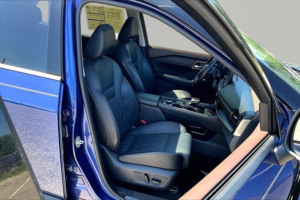 Used 2021 Nissan Rogue Platinum AWD/4WD image 7