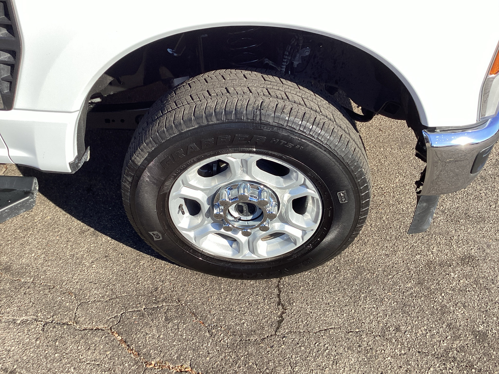 Certified 2025 Ford F250 XLT AWD/4WD image 7