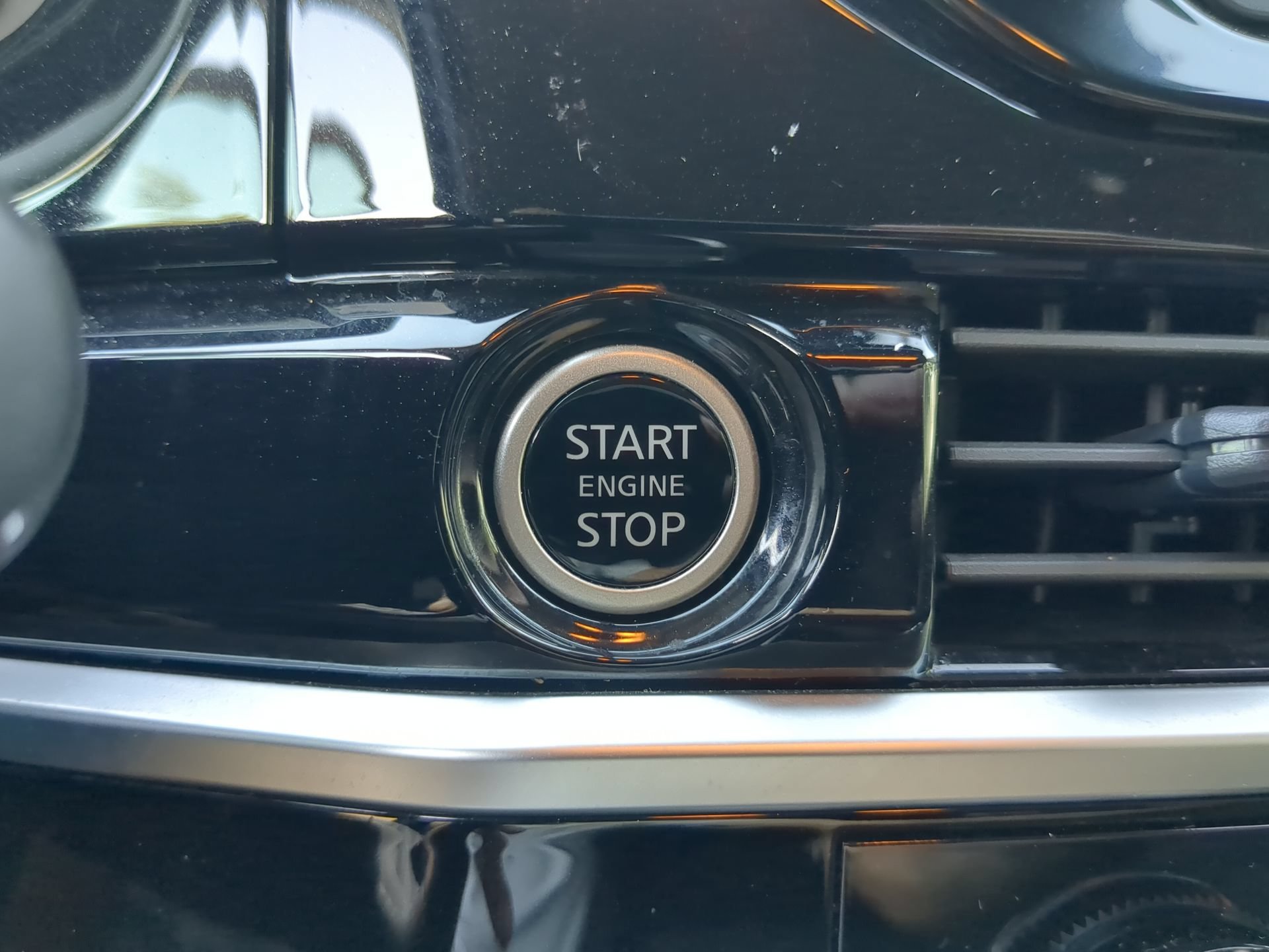 Used 2024 Nissan Pathfinder SV FWD image 67
