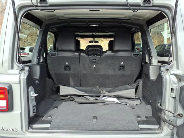 Used 2021 Jeep Wrangler Unlimited Sahara image 12