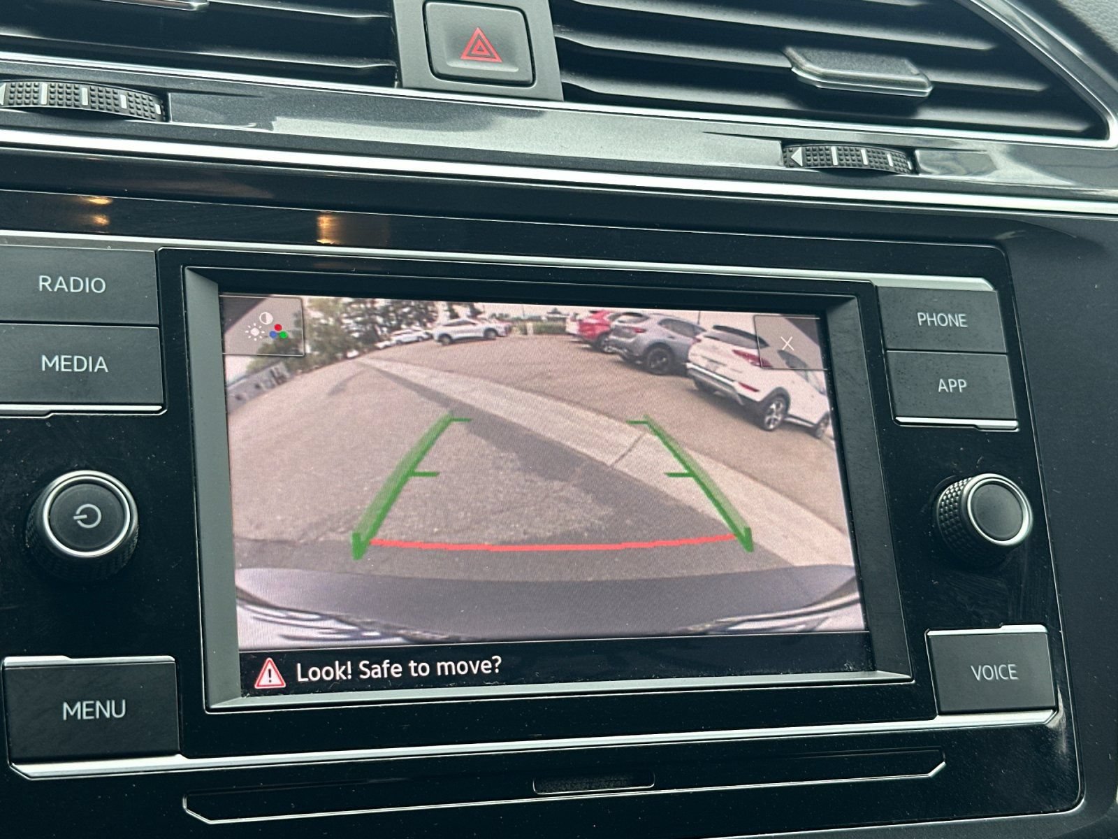 Used 2021 Volkswagen Tiguan S FWD image 23