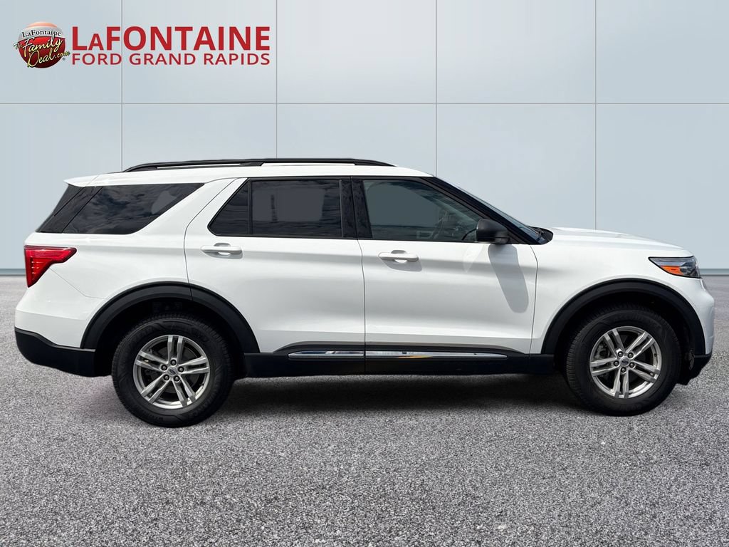 Certified 2022 Ford Explorer XLT w/ Equipment Group 202A AWD/4WD image 8
