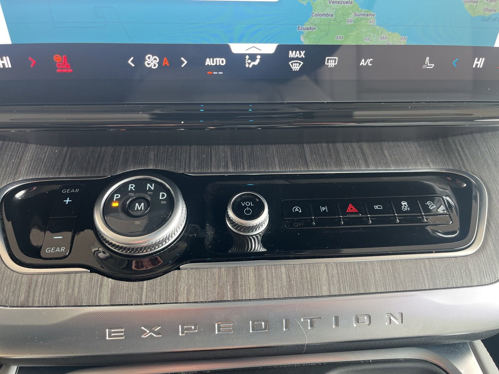 Certified 2025 Ford Expedition Platinum w/ Platinum Ultimate Package AWD/4WD image 27