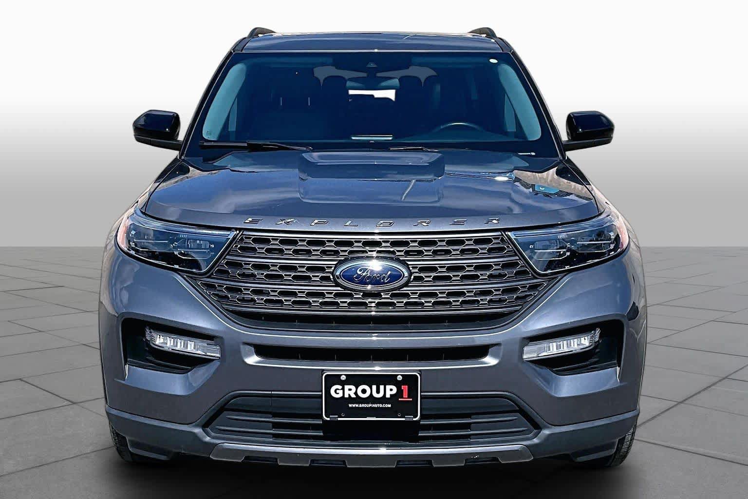 Certified 2022 Ford Explorer XLT w/ Equipment Group 202A RWD image 4