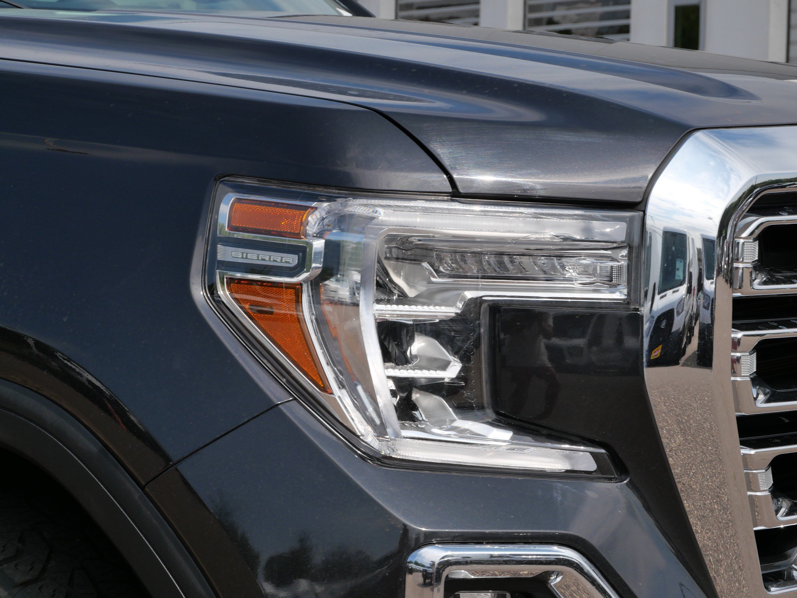 Used 2020 GMC Sierra 1500 SLT w/ SLT Premium Plus Package AWD/4WD image 16