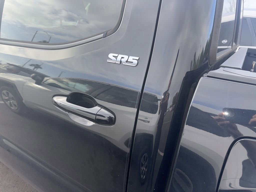 Used 2022 Toyota Tacoma SR5 w/ SR5 Appearance Package (SM) image 5