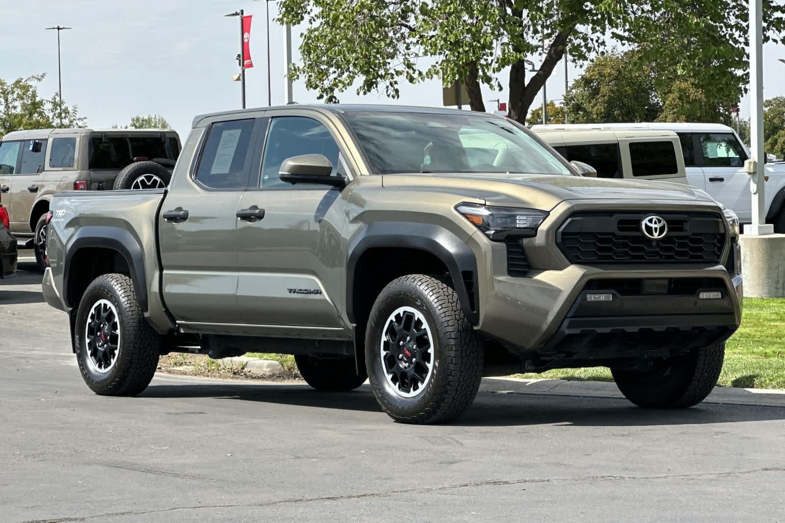 Used 2024 Toyota Tacoma TRD Off-Road w/ TRD Off Road Premium Package AWD/4WD image 9