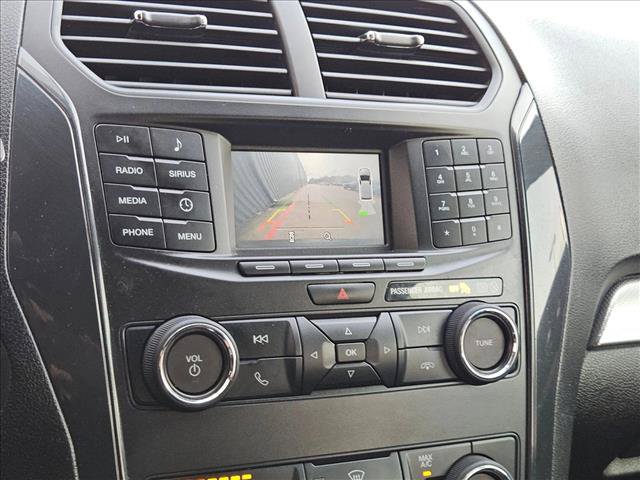Certified 2018 Ford Explorer XLT FWD image 13
