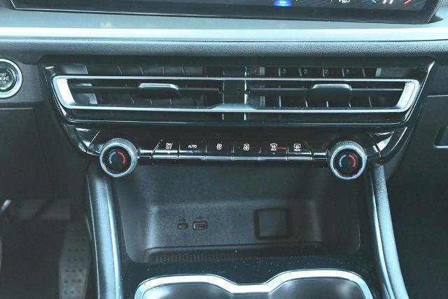 Used 2024 Chevrolet Traverse LS image 31