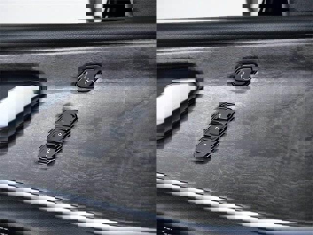 Used 2021 Jeep Grand Cherokee L Overland w/ Advanced Protech Group III image 26