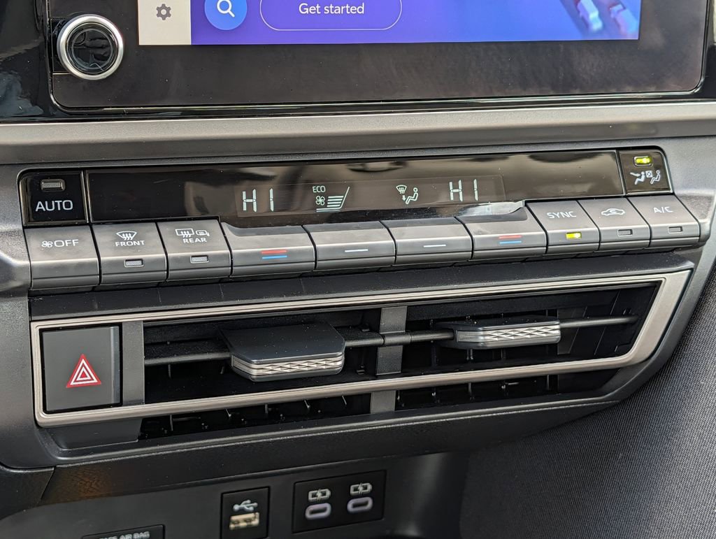 Used 2025 Toyota Camry LE image 17