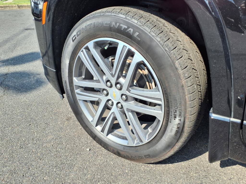 Used 2023 Chevrolet Traverse High Country w/ LPO, Floor Liner Package AWD/4WD image 7