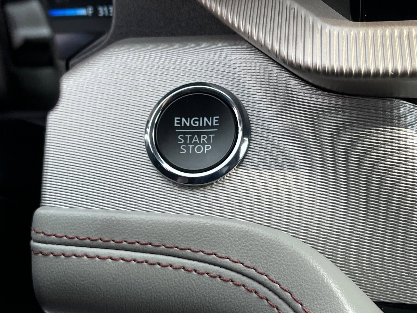 Certified 2025 Ford Explorer Active w/ Active Comfort Package image 10