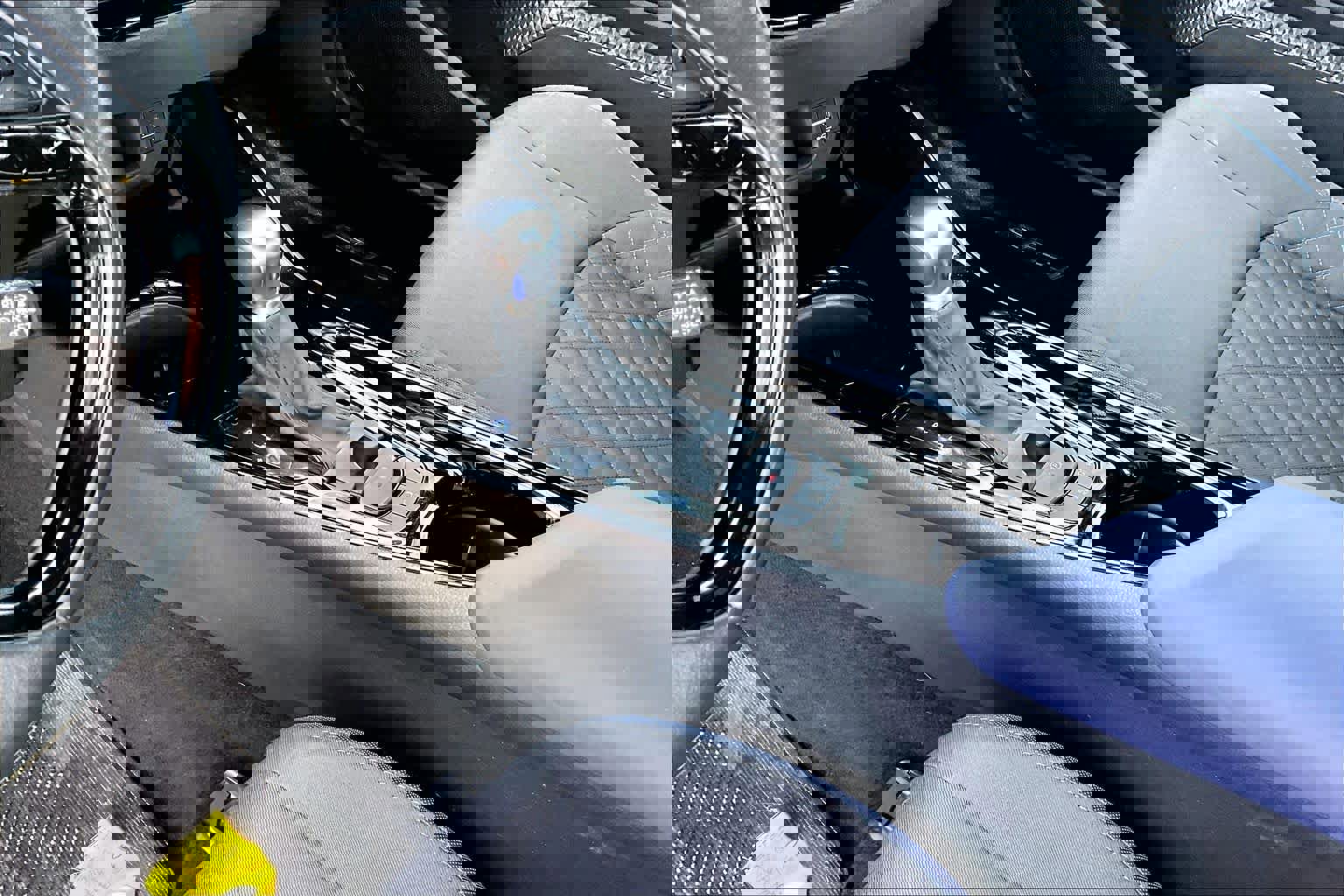 Used 2022 Toyota C-HR XLE image 16