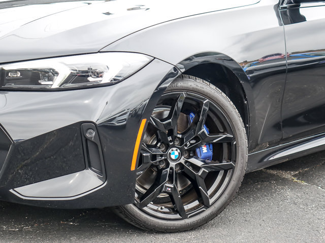 Used 2025 BMW 330i Sedan w/ M Sport Package RWD image 3