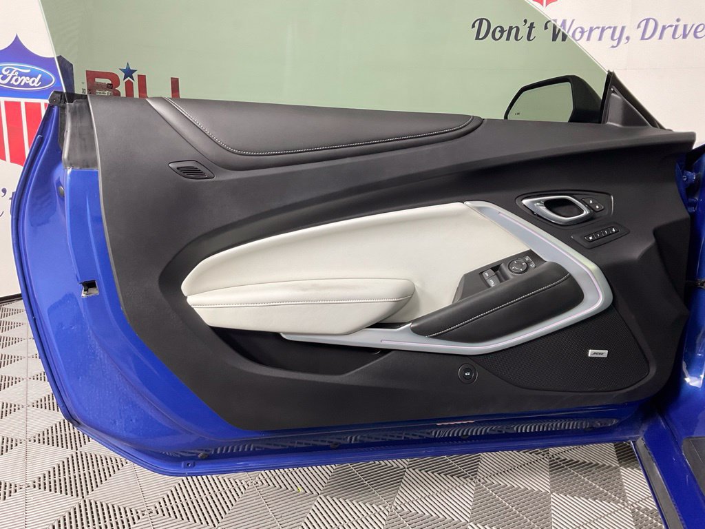 Used 2020 Chevrolet Camaro LT RWD image 12