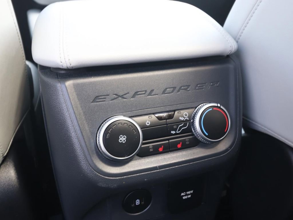 Certified 2025 Ford Explorer Platinum w/ LUX Leather Package image 13