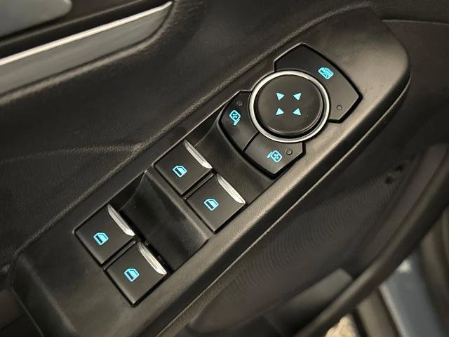 Certified 2025 Ford Escape SE w/ PHEV Premium Package image 16