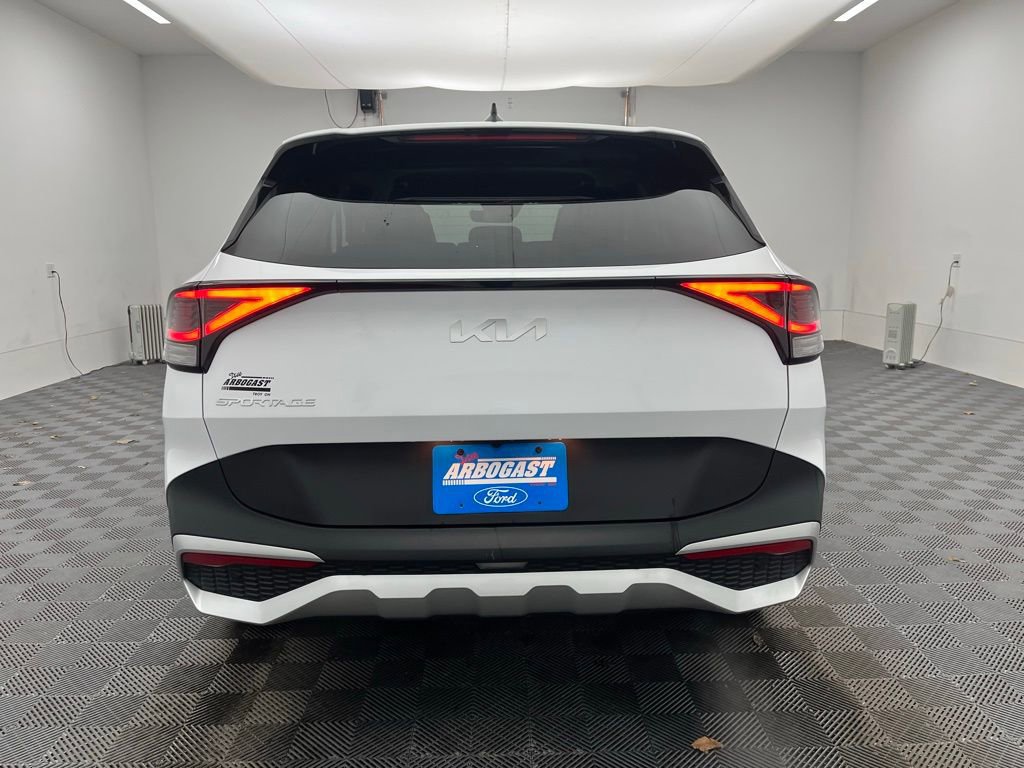 Used 2025 Kia Sportage EX image 4