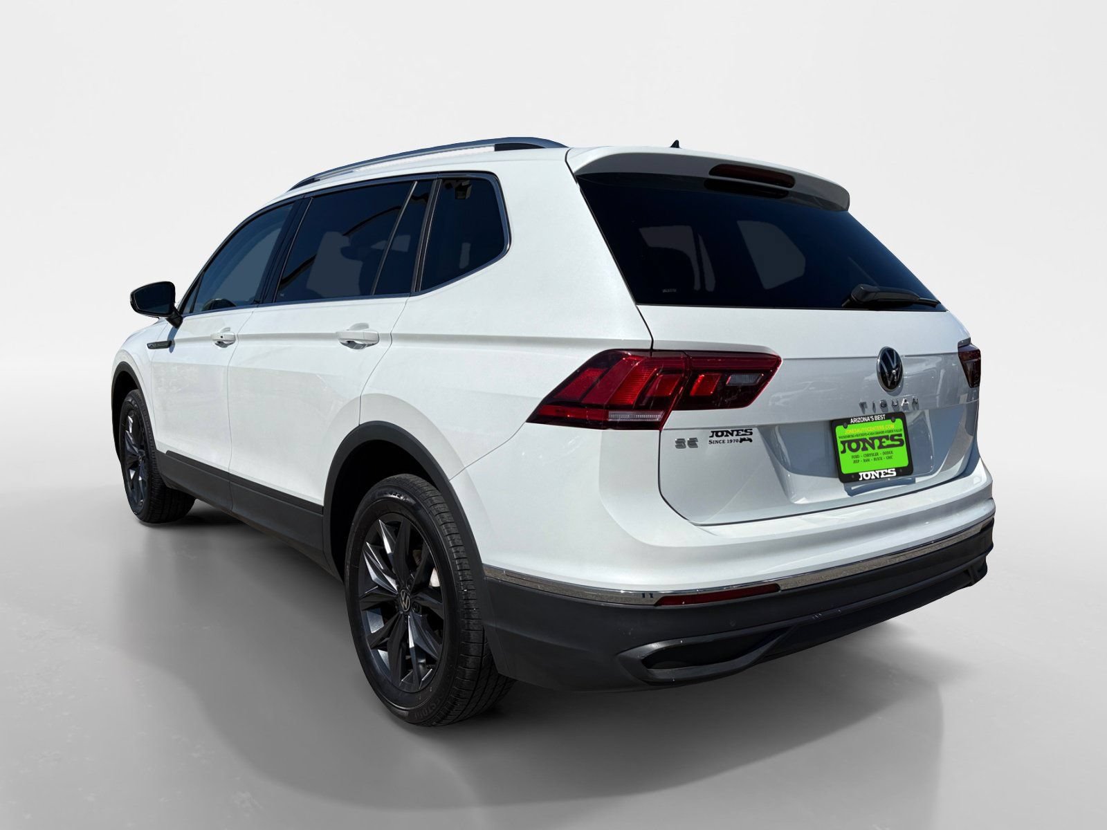 Used 2023 Volkswagen Tiguan SE FWD image 4
