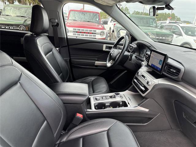 Certified 2023 Ford Explorer XLT w/ Equipment Group 202A image 18