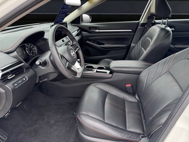 Used 2023 Nissan Altima 2.5 SR w/ SR Premium Package FWD image 9