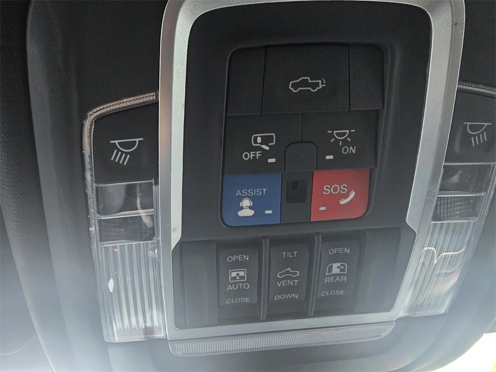 Used 2020 RAM 3500 Limited image 31