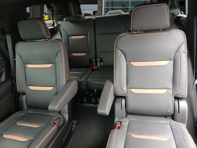 Used 2023 GMC Yukon AT4 w/ AT4 Premium Plus Package AWD/4WD image 13