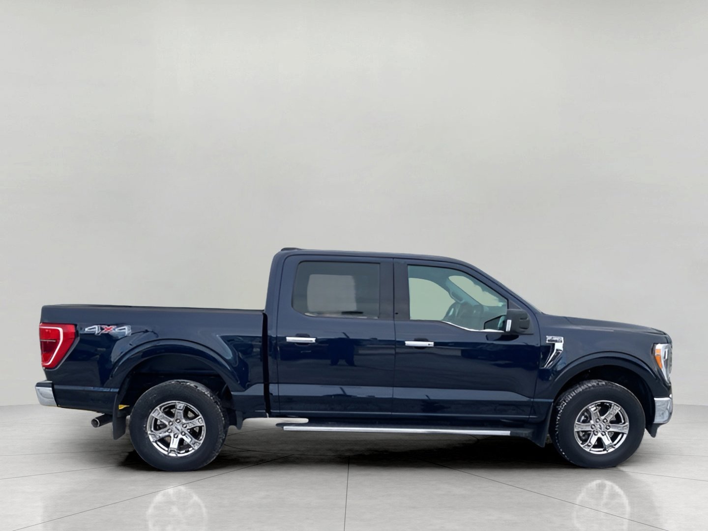 Certified 2022 Ford F150 XLT w/ Equipment Group 302A High image 4