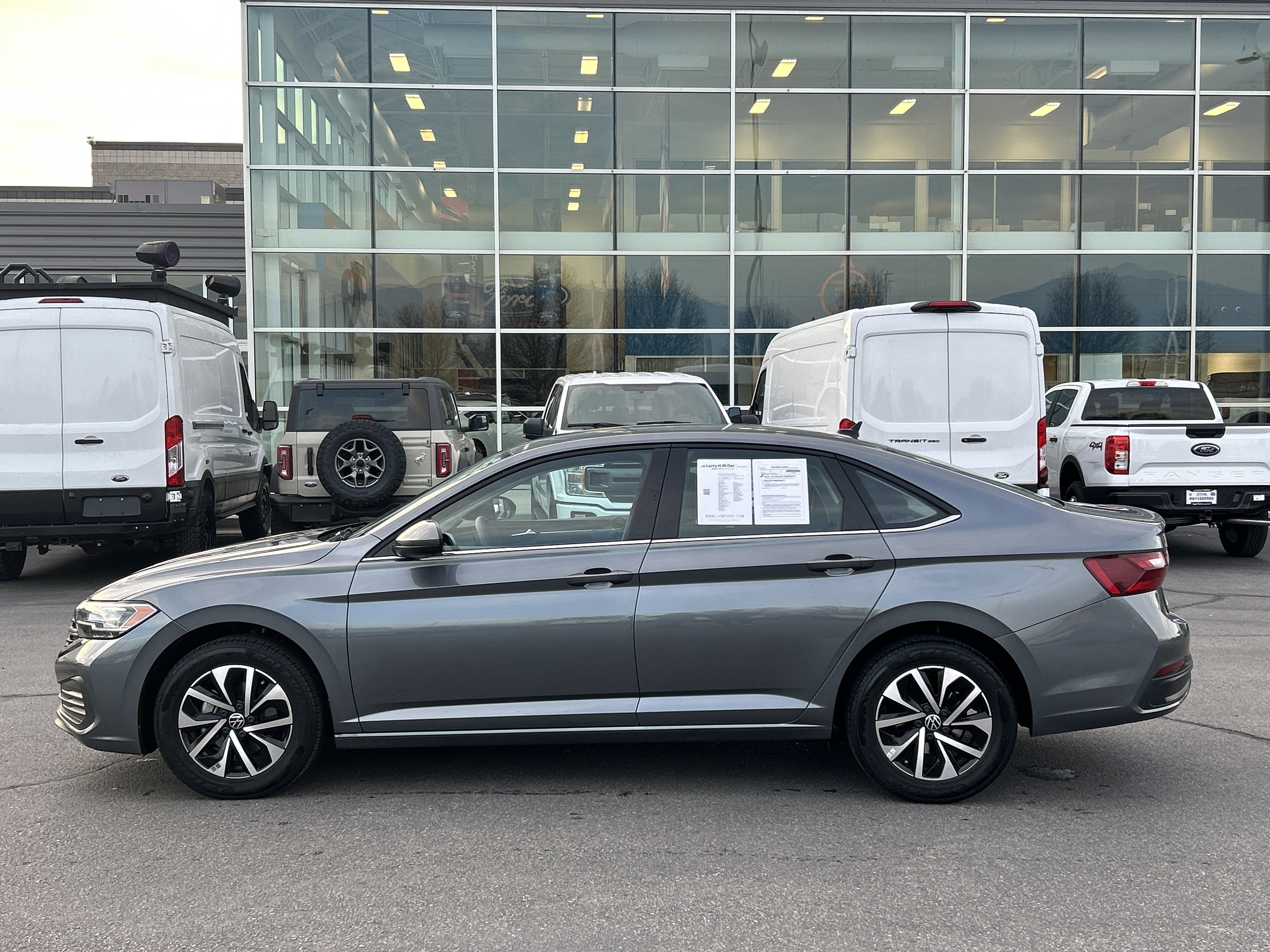 Used 2023 Volkswagen Jetta S image 2