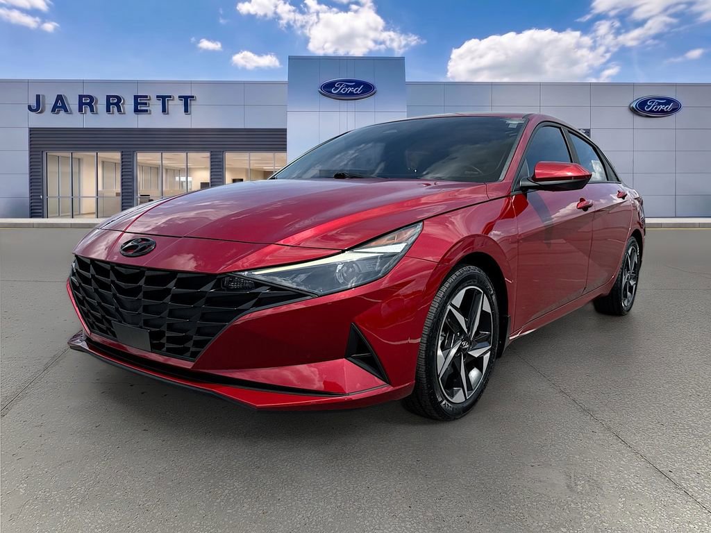 Used 2023 Hyundai Elantra SEL w/ Convenience Package FWD image 3