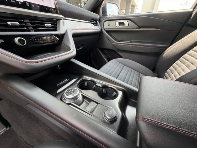 Certified 2025 Ford Explorer ST-Line AWD/4WD image 15