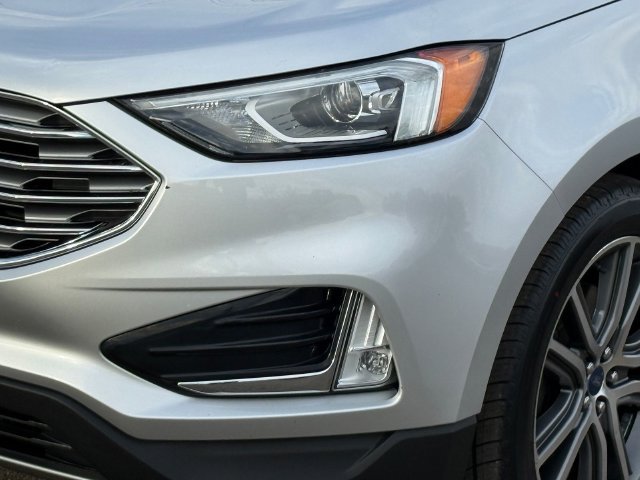 Certified 2019 Ford Edge Titanium w/ Cold Weather Package AWD/4WD image 15