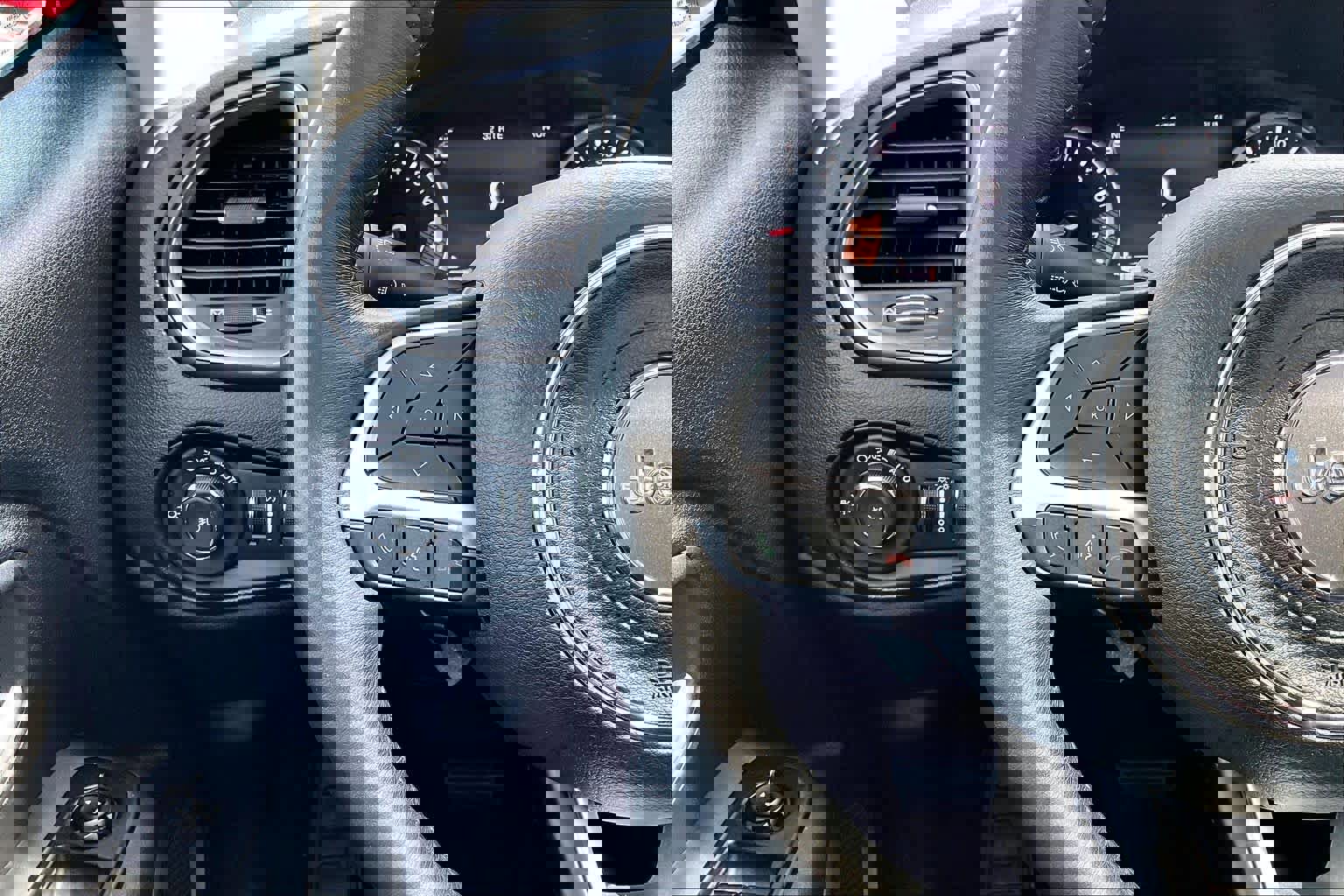 Used 2023 Jeep Renegade Limited w/ Sun/Sound Group image 24