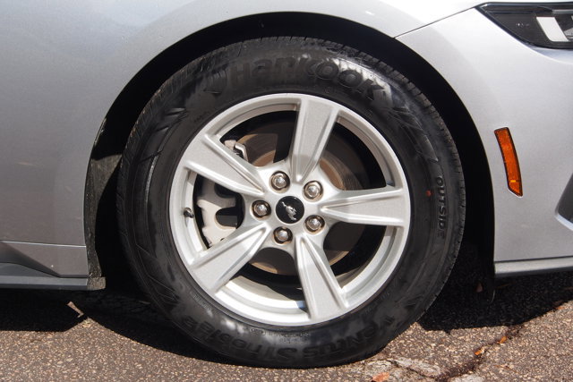 Certified 2024 Ford Mustang Coupe image 9