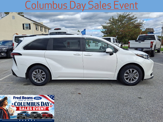 Used 2022 Toyota Sienna LE FWD image 12
