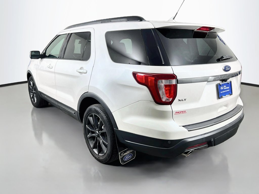 Certified 2018 Ford Explorer XLT w/ Equipment Group 202A AWD/4WD image 5