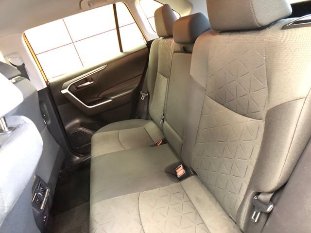 Used 2021 Toyota RAV4 XLE w/ XLE Grade Weather Package AWD/4WD image 18