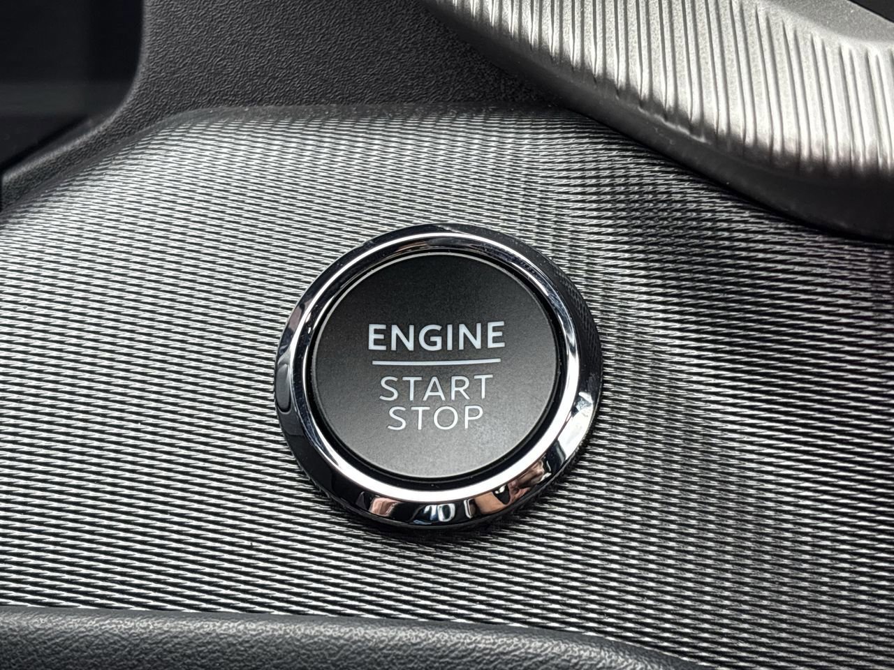 Certified 2025 Ford Explorer ST-Line w/ Premium Package image 35