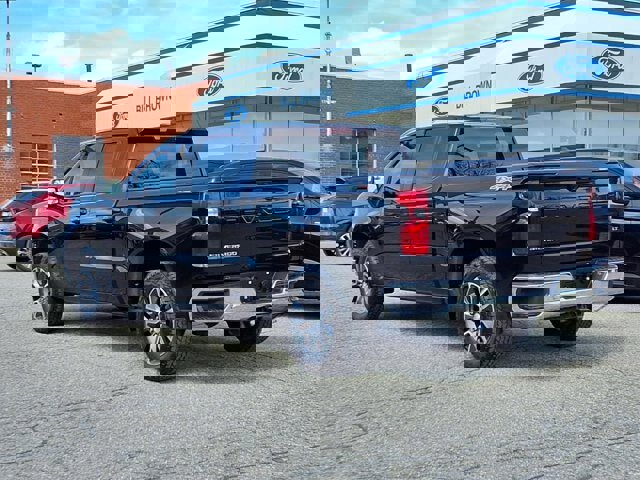 Used 2022 Chevrolet Silverado 1500 LT image 3