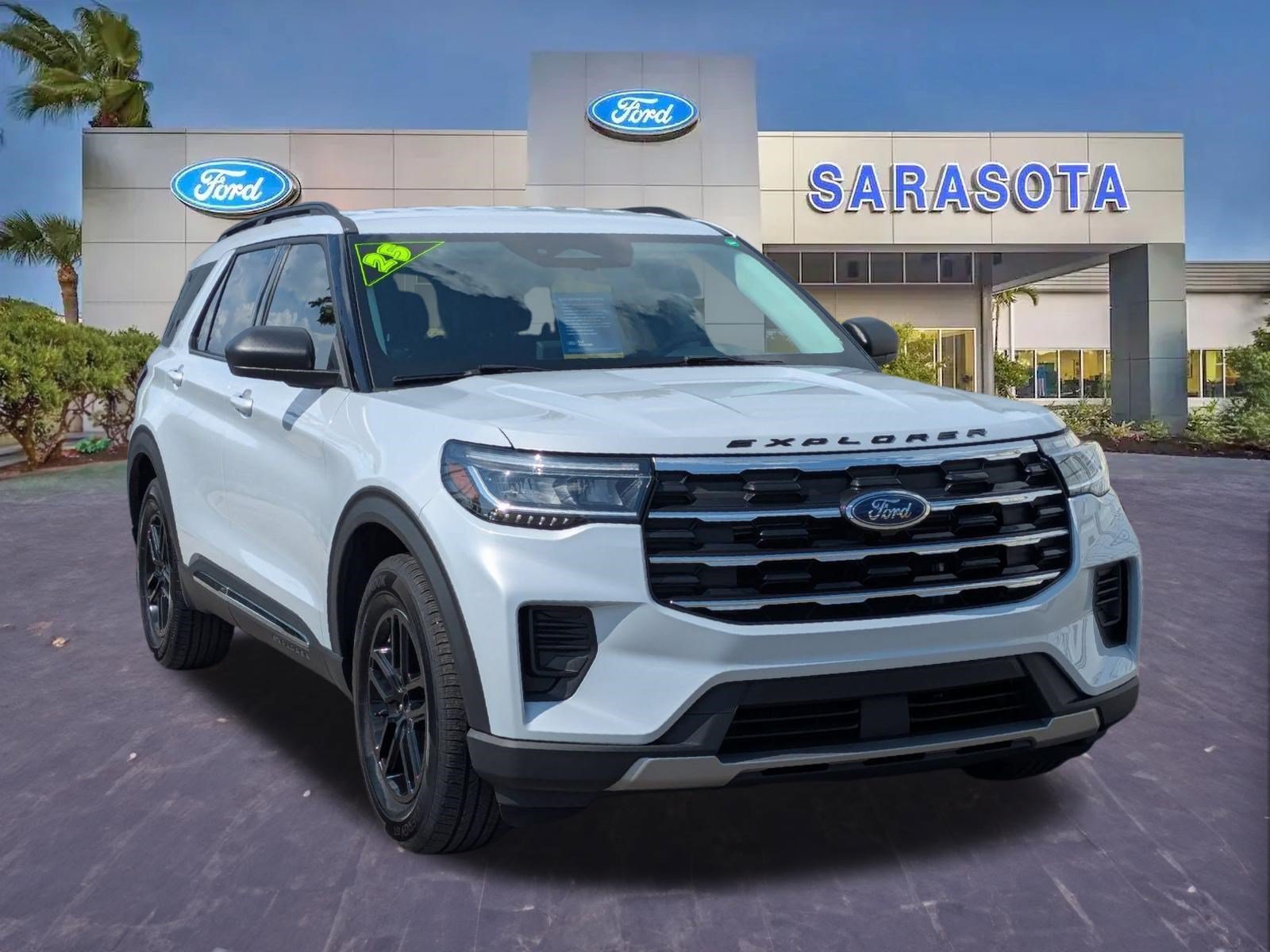 Certified 2025 Ford Explorer Active RWD image 1