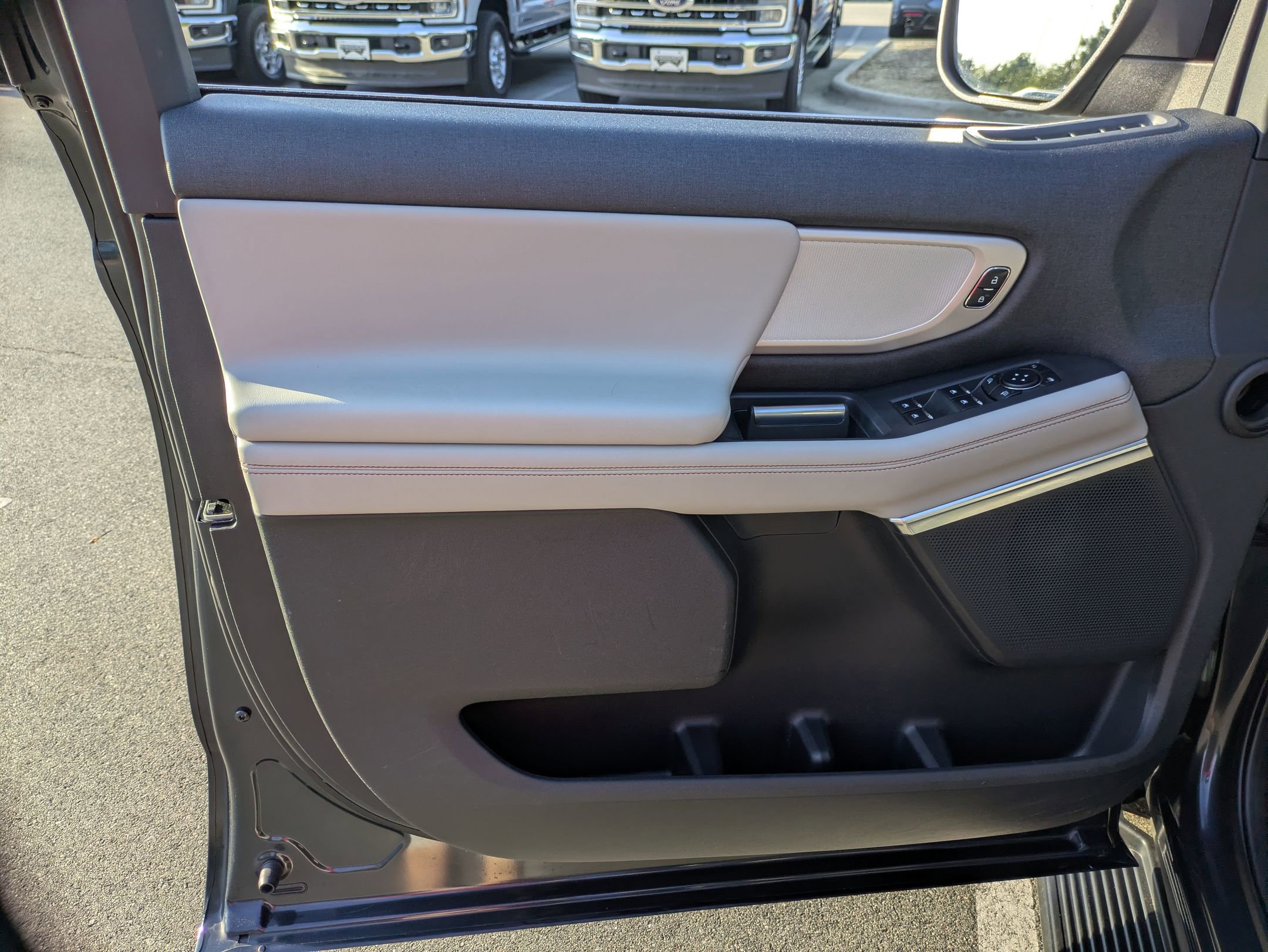Certified 2025 Ford Expedition Max Active RWD image 15