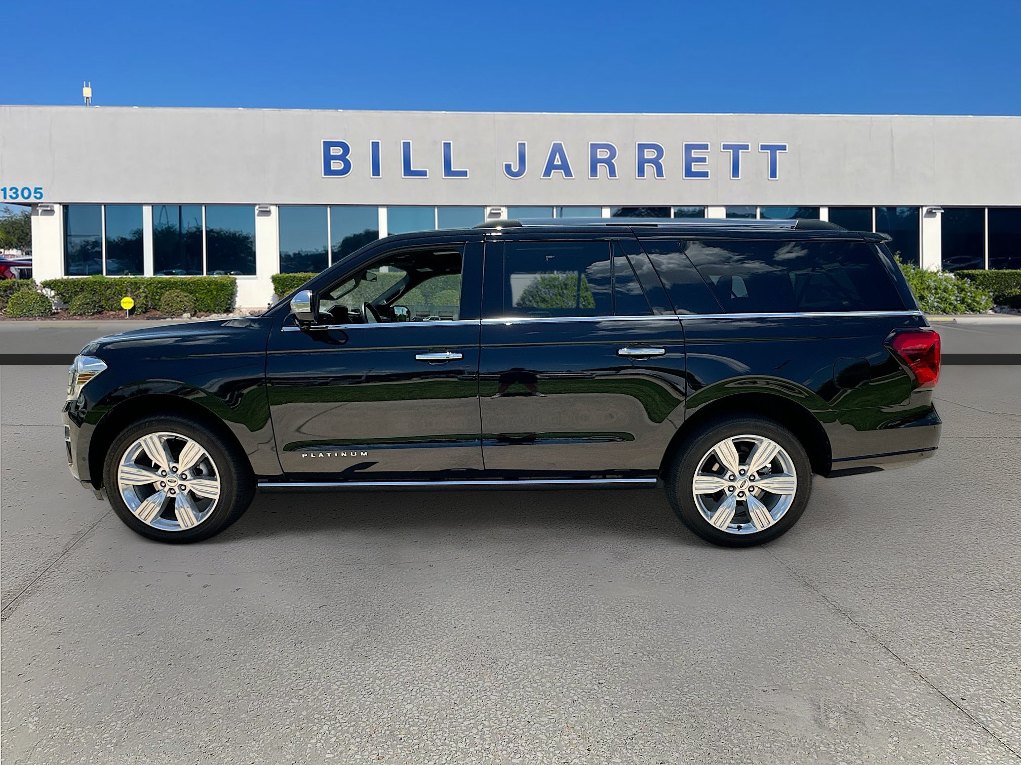 Certified 2024 Ford Expedition Max Platinum AWD/4WD image 4