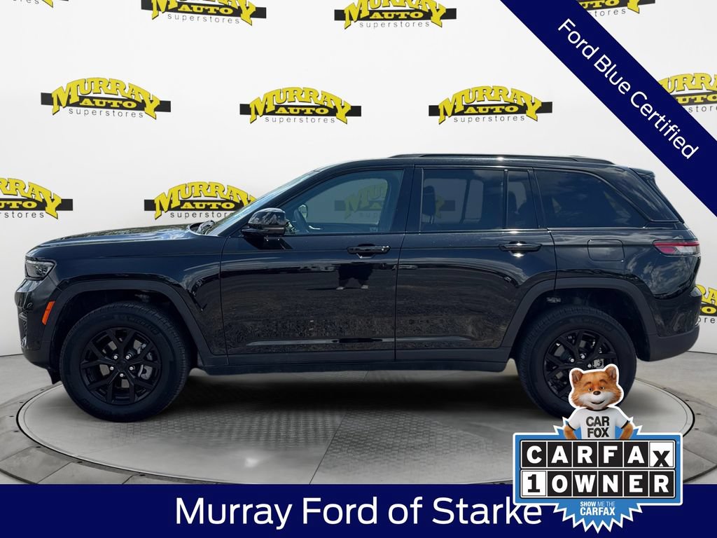 Used 2025 Jeep Grand Cherokee Altitude AWD/4WD image 3