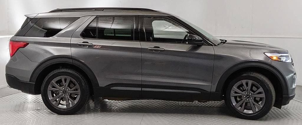 Certified 2024 Ford Explorer XLT w/ Equipment Group 202A RWD image 2