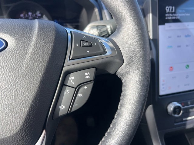 Certified 2023 Ford Edge SEL image 11