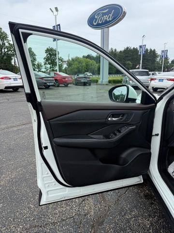 Used 2023 Nissan Rogue SL w/ SL Premium Package AWD/4WD image 11